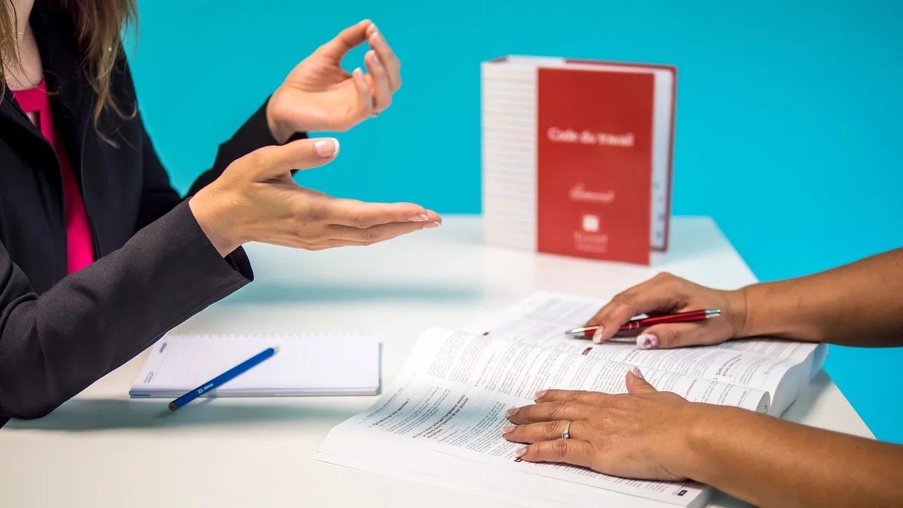 the-labour-code-3520806_1280