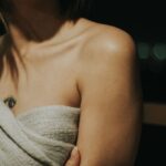 Rogowacenie okołomieszkowe: jak pozbyć się szorstkich krostek na ramionach? Rogowacenie okołomieszkowe: jak pozbyć się szorstkich krostek na ramionach?